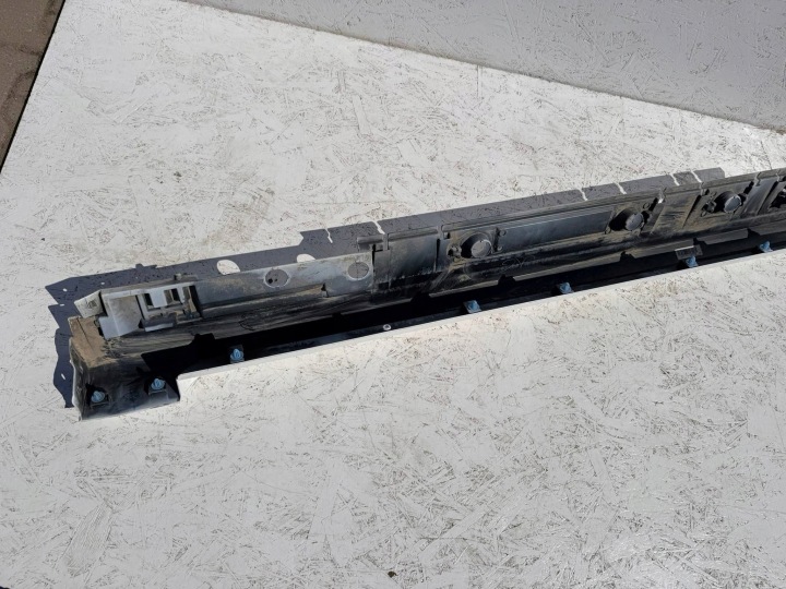 COROLLA E21 LIFT MOULURE SEUIL GAUCHE BLANCHE 040 75860-02230