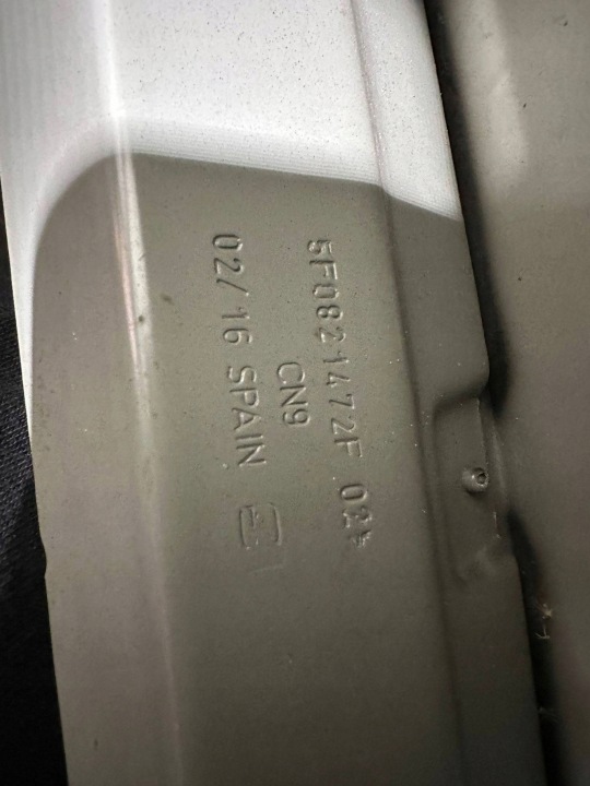 AILE SEAT LEON III 5F DROIT AVANT 5F0821472F