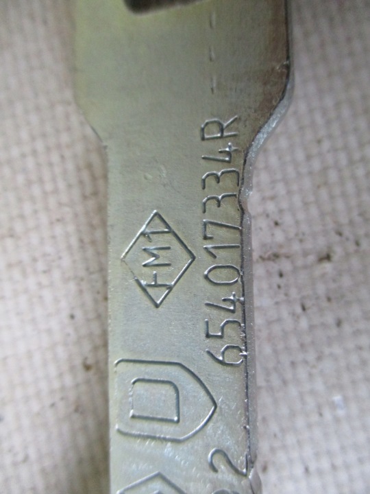 CHARNIÈRE CAPOTS DROIT DACIA DOKKER 12R- 654001891R, 654017334R