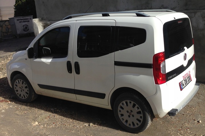 FIAT FIORINO PEUGEOT BIPPER NEMO PARRILLAS DE TECHO POTENTE BUEN ESTADO MALETERO 