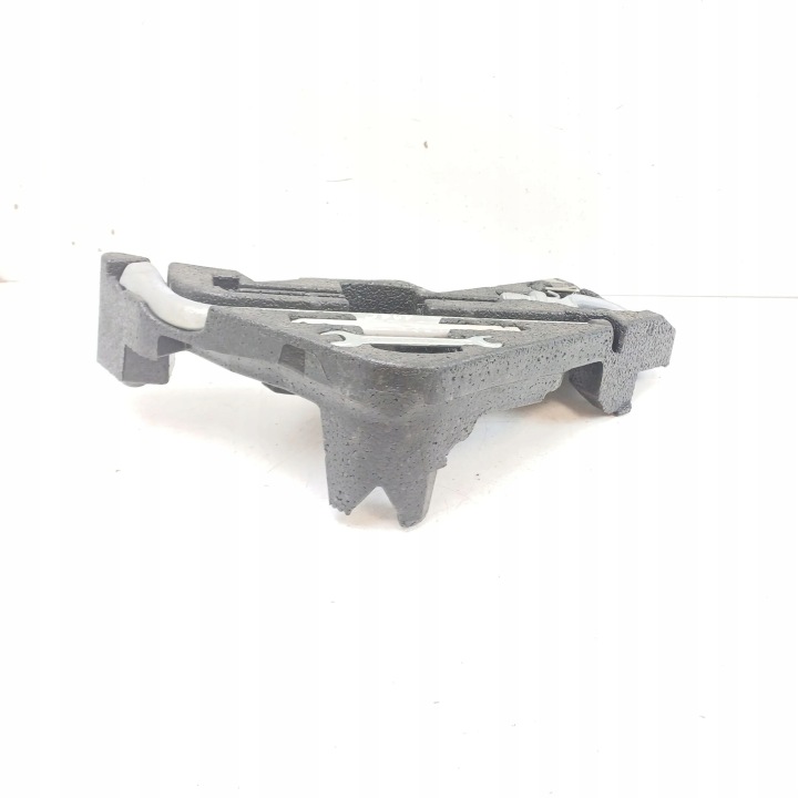 POLYSTYRÈNE INSERT NARZEDZIOWY PORSCHE CAYENNE 7L0012113A