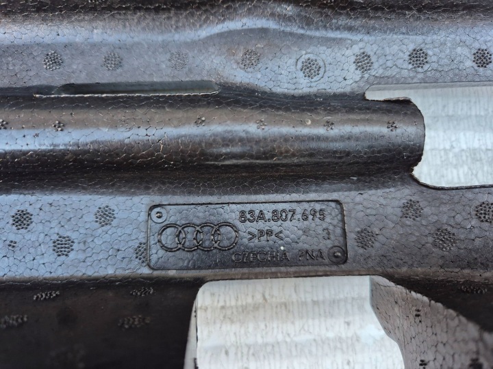 AUDI Q3 83A 18- POUTRE MOUSSE AMORTISSEUR PARE-CHOCS ARRIÈRE 83A807695