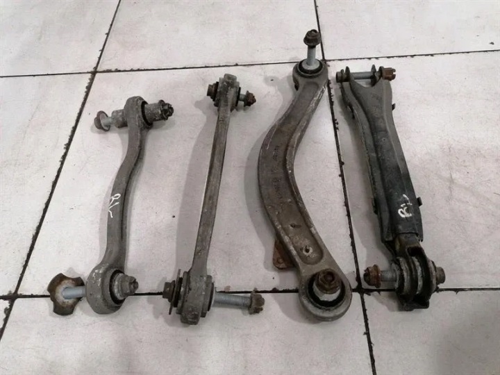 MOYEU ARRIÈRE GAUCHE VERS MERCEDES KLASY C W204, CHÂSSIS ROULEMENTS ROUES A20435013…