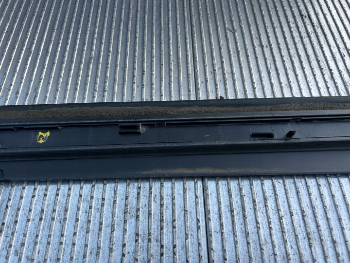 MOULURE INFÉRIEURE PORTES GAUCHE AVANT AUDI A6 C6 BERLINE UNIVERSEL LZ9Y