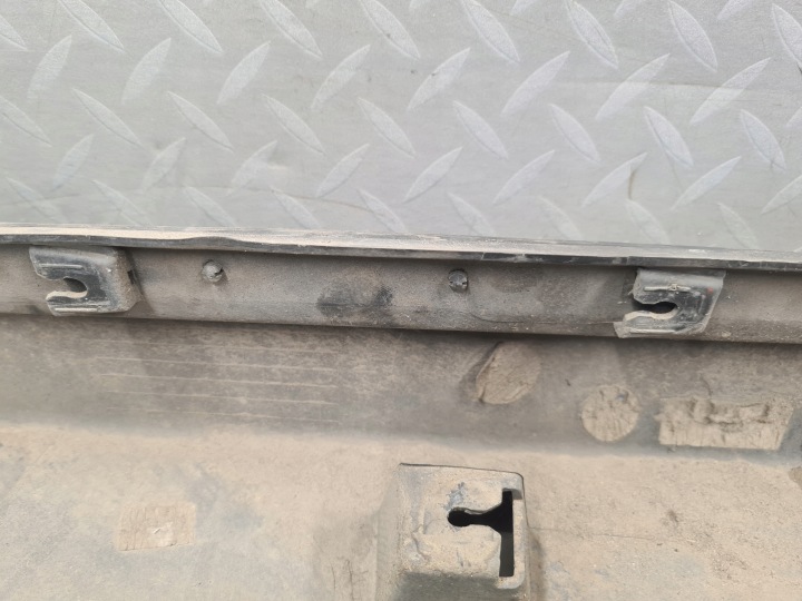 MOULURE REVÊTEMENT SEUIL SEUIL GAUCHE OPEL MOKKA 95164754
