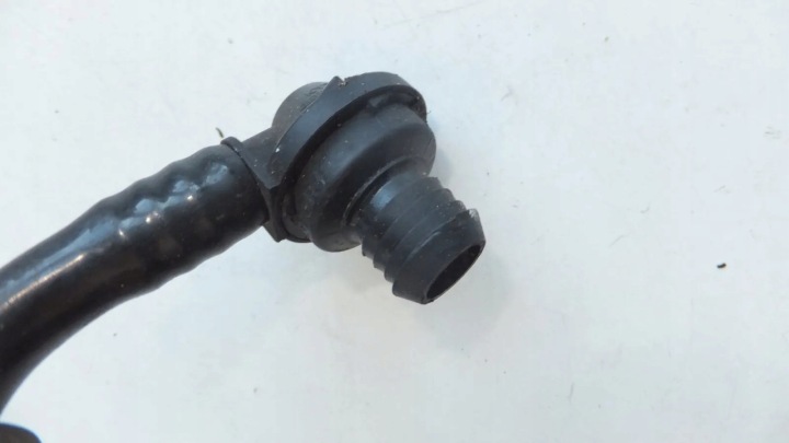 POMPE VIDE AUDI A6 (4F2, C6) 057145100 2.7L DIESEL 132KW 2005