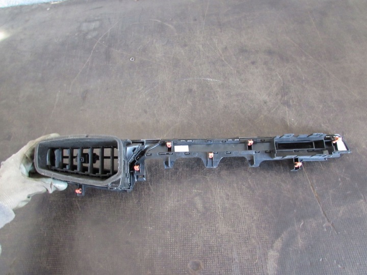 GRILLE CONDUIT D'AIR DROIT AVANT 55012-02280 TOYOTA COROLLA E21 1.8 B HYBRID 18-2