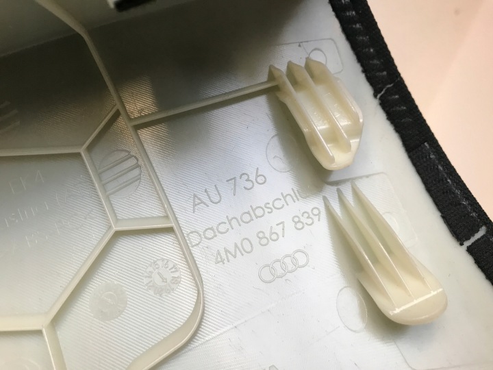 AUDI Q7 4M PROTECTION PLAFONNIERS BRODERIE SUPÉRIEUR S-LINE