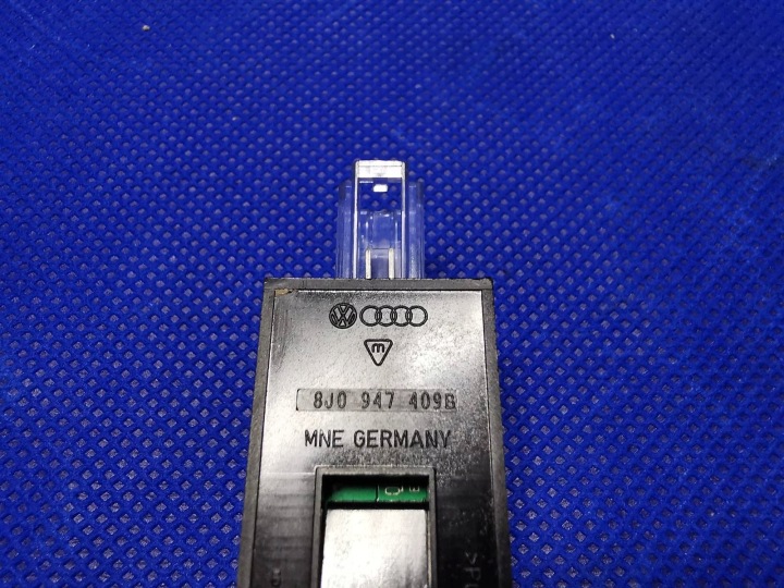 AMPOULE LED ÉCLAIRAGE INTÉRIEUR COUVERCLES DE COFFRE ORIGINAL AUDI A3 8Y 8J0947409B