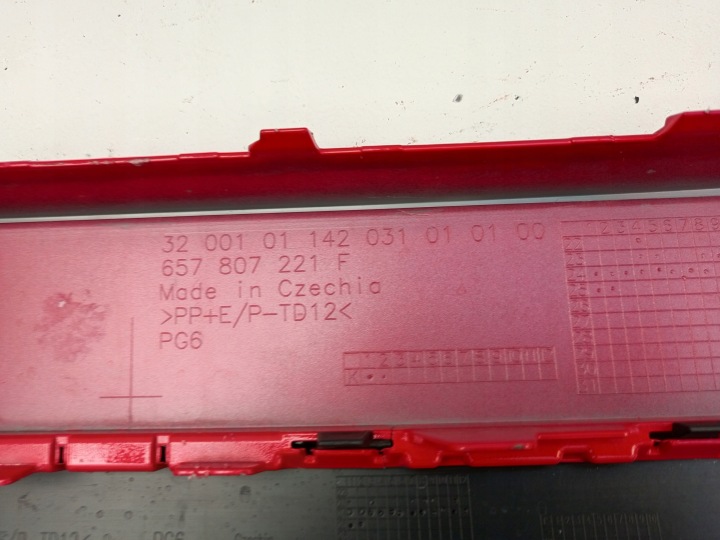 SKODA SCALA LIFT 2023- PARE-CHOCS AVANT AVANT 657807221F ÷