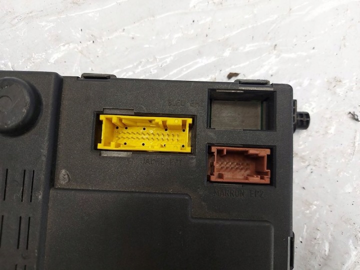 CENTRE CONTRÔLEUR MODULE CONFORT FUSIBLE 9642409480 73005812 A11896 PSA VALEO
