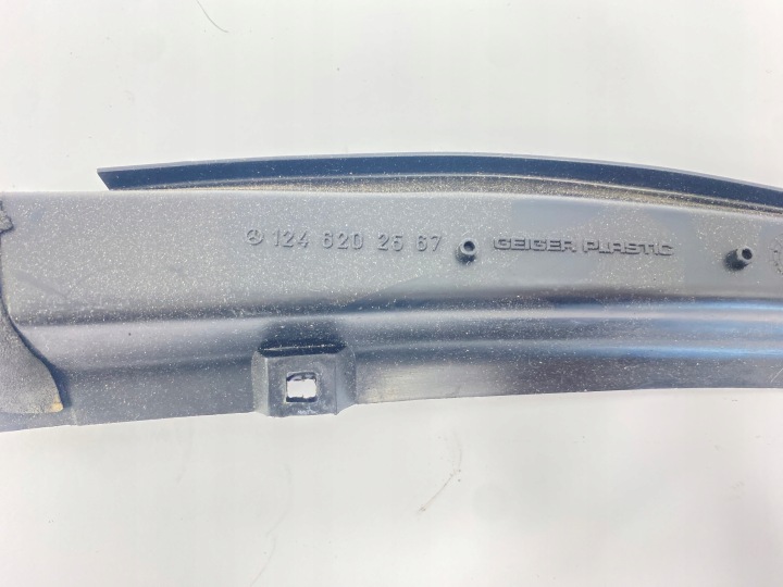 DOUBLURE DE PASSAGE DE ROUE PLASTIQUE ODPLYW RAINURE GAUCHE CÔTÉ MERCEDES W124 1246202567