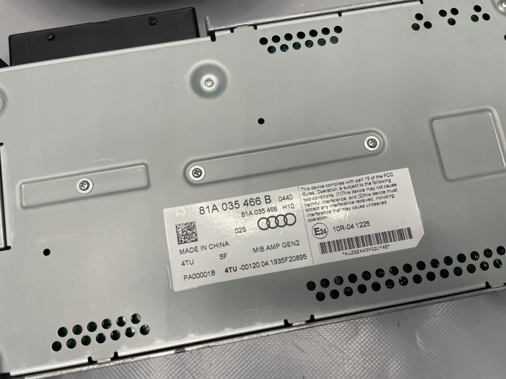 KIT NAGLOSNIENIA BANG OLUFSEN AUDI A3 S3 RS3 8V BERLINE 13-20R 81A035466B