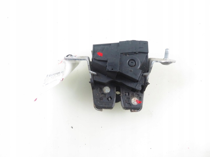 SERRURE COUVERCLES DE COFFRE MERCEDES S204 UNIVERSEL 2047400335
