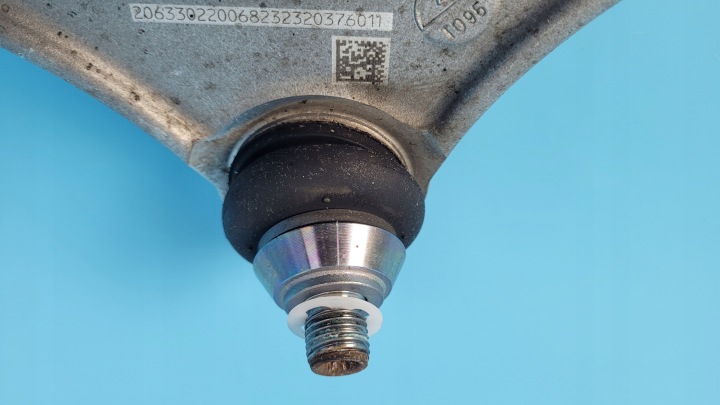 MERCEDES W206 C200 23R BRAS DE SUSPENSION TRANSVERSAL SUPÉRIEUR DROIT AVANT A2063302200