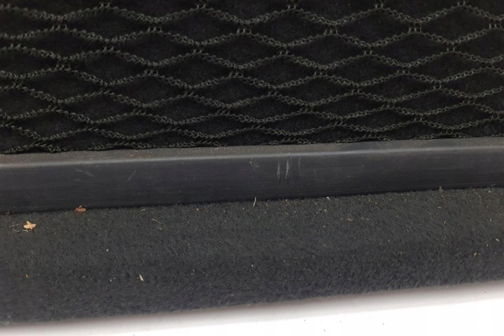 GAUCHE GARNITURE COUVERCLES DE COFFRE PORSCHE CAYENNE (92A) 7P5867037 3.0L DIESEL 180KW