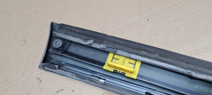 A6 C6 LIFT MOULURE INFÉRIEURE PORTES DROITE DROIT AVANT LX7V 4F0853960J