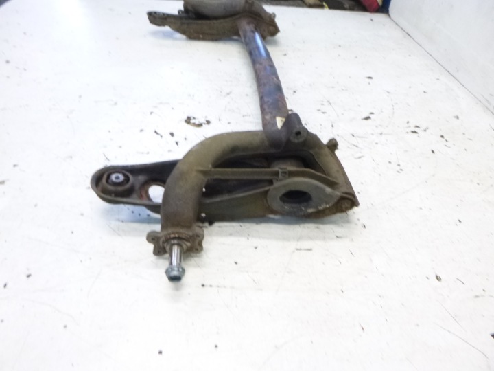 POUTRE ARRIÈRE MERCEDES W168 A CLASSE 1.6 97–05