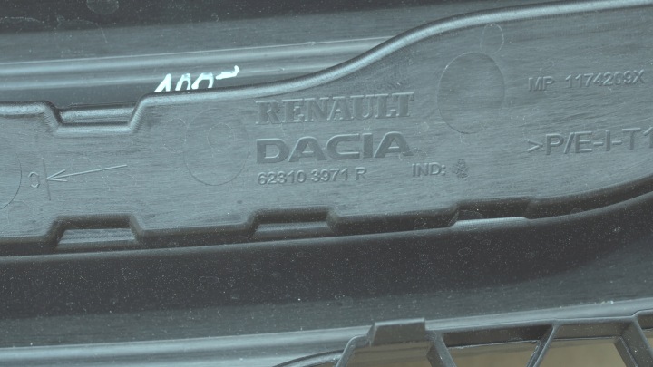DACIA LOGAN II SANDERO GRILLE 623103971R CALANDRE