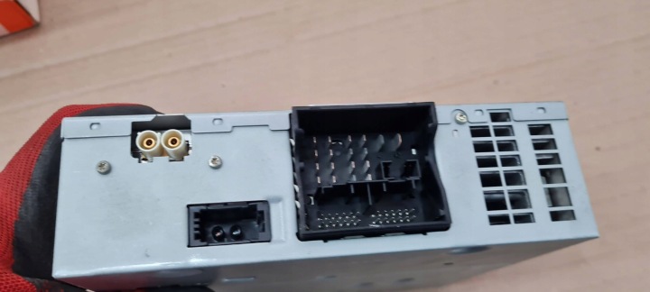 SYNTONISEUR RADIO AUDI Q7 (2005-2015) 4F0035056B