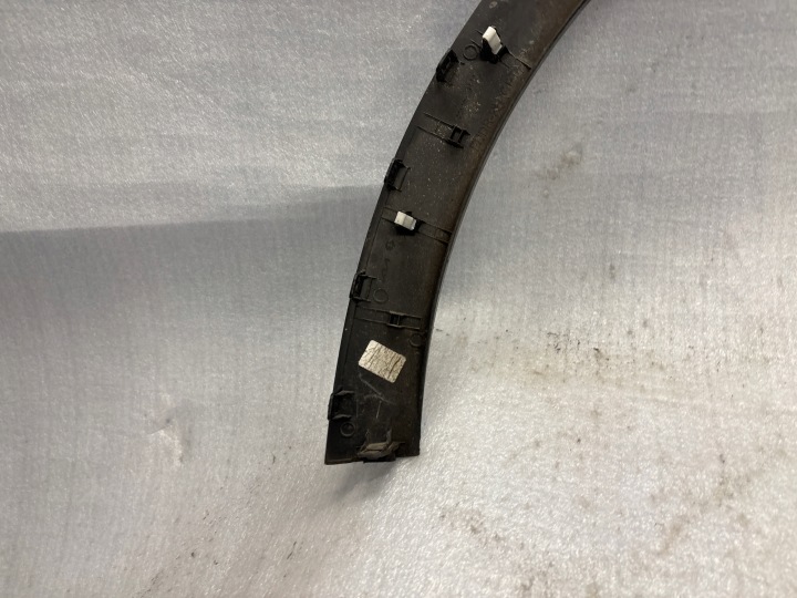 MOULURE GARDE-BOUE DROIT AVANT KIA SPORTAGE V