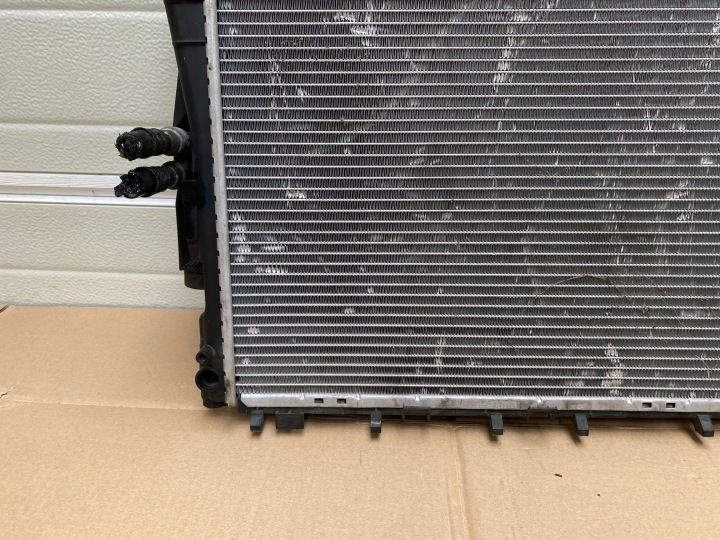 BMW E46 RADIATEUR CLIMATISATION HUILES AMPLIFICATEUR