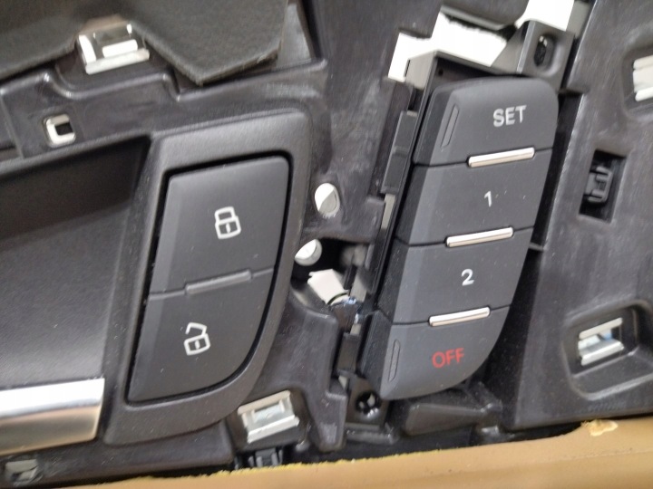 4G8867021 GARNITURE COLLECTEUR GAUCHE AVANT AUDI A7
