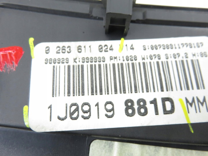 COMPTEUR VW BORA 1.9 TDI 1J0919881D 0263611024