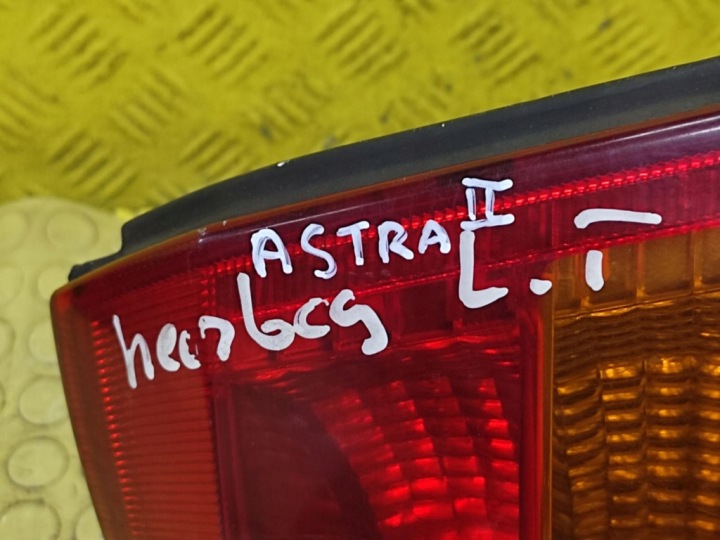 OPEL ASTRA G HAYON PHARE GAUCHE ARRIÈRE 90521542