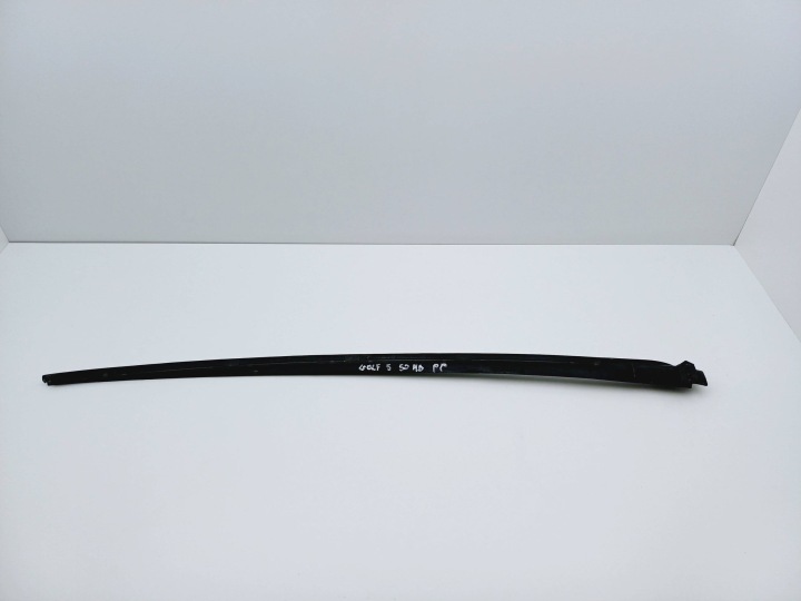 MOULURE PARE-BRISE DROIT AVANT VW GOLF V 5D HAYON 1K0854320E NR179