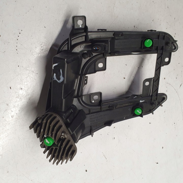 PHARES ANTIBROUILLARD GAUCHE AVANT VW PASSAT B8