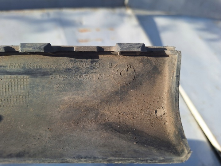 VW PASSAT B4 SPOILER PARE-CHOCS AVANT AVANT LÈVRE DOUBLURE MOULURE