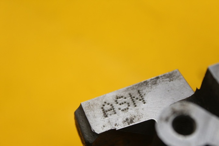 CULASSE MOTEUR GAUCHE A4 B6 3.0 ASN 06C103373F