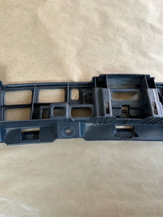 GLISSIÈRE PARE-CHOCS ARRIÈRE RENAULT LAGUNA III 850320001R