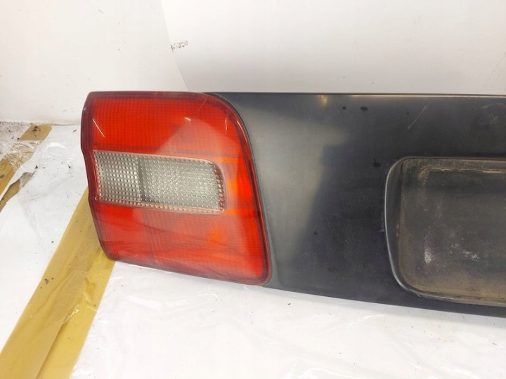 CACHE MOULURE COUVERCLES DE COFFRE ARRIÈRE COUVERCLES DE COFFRE 30862381 VOLVO V40 I UNIVERSEL (VW, 645) LIFT