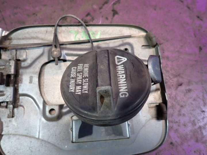 SUZUKI LIANA 04-07 LIFT CLAPET GOULOTTE DE REMPLISSAGE CARBURANTS ZY4