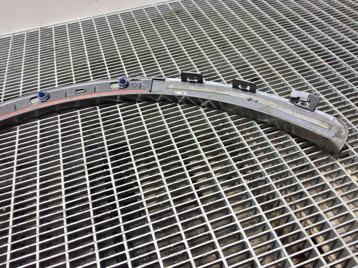 REVÊTEMENT PASSAGE DE ROUE ARRIÈRE ARRIÈRE CÔTÉ DROITE AUDI Q3 8U 8U0853818