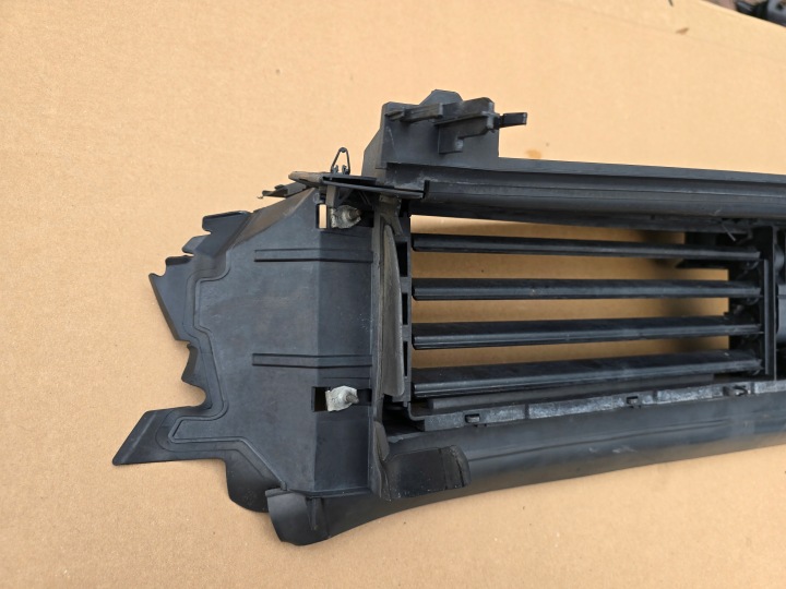 STORE JALOUSIE PANNEAU AVANT RADIATEUR OPEL INSIGNIA B 39078059