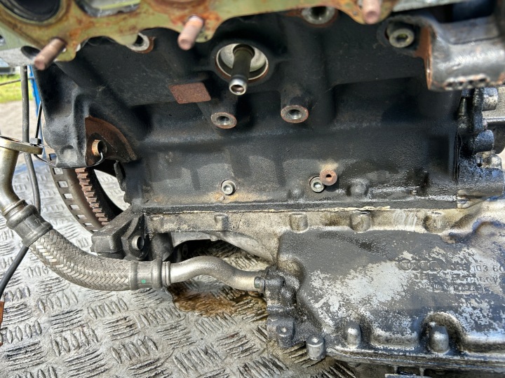 MOTEUR POTEAU A6 C5 2.7 BT BI TURBO 230HP AJK