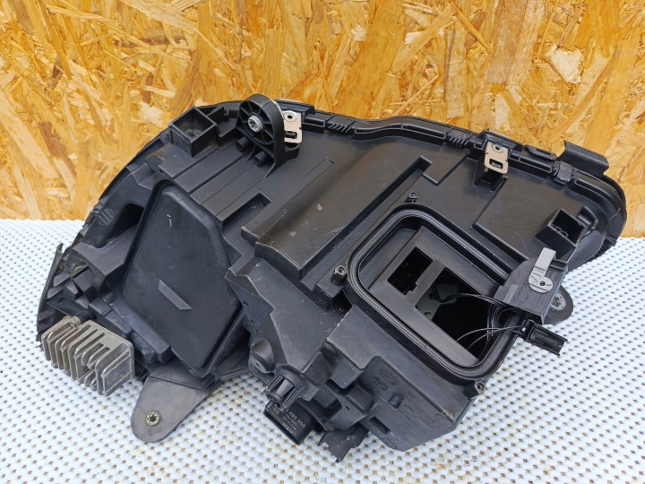 PHARE AVANT DROITE MERCEDES W205 C-KLASA COMPLET LED A2059062402