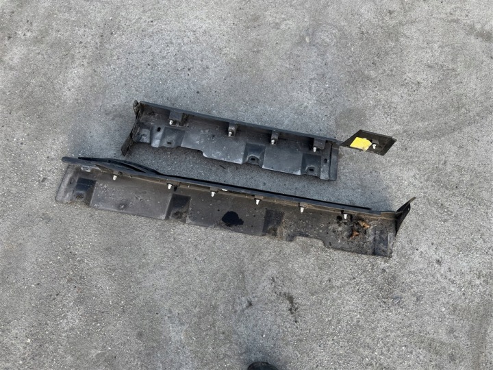 2 CV SEUIL PLASTIQUE REVÊTEMENT SEUIL GAUCHE FORD TRANSIT CONNECT MK2 II 2 14-22