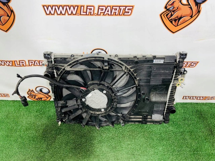 RADIATEURS ENSEMBLE 2.0D JAGUAR E-PACE X540 K8D2-8K230-AC