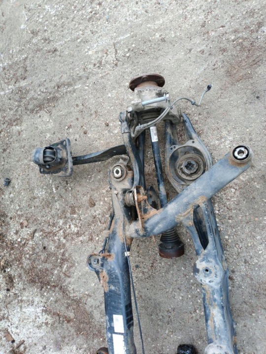 PASSAT B8 POUTRE SUSPENSIONS ARRIÈRE CHÂSSIS 4MOTION