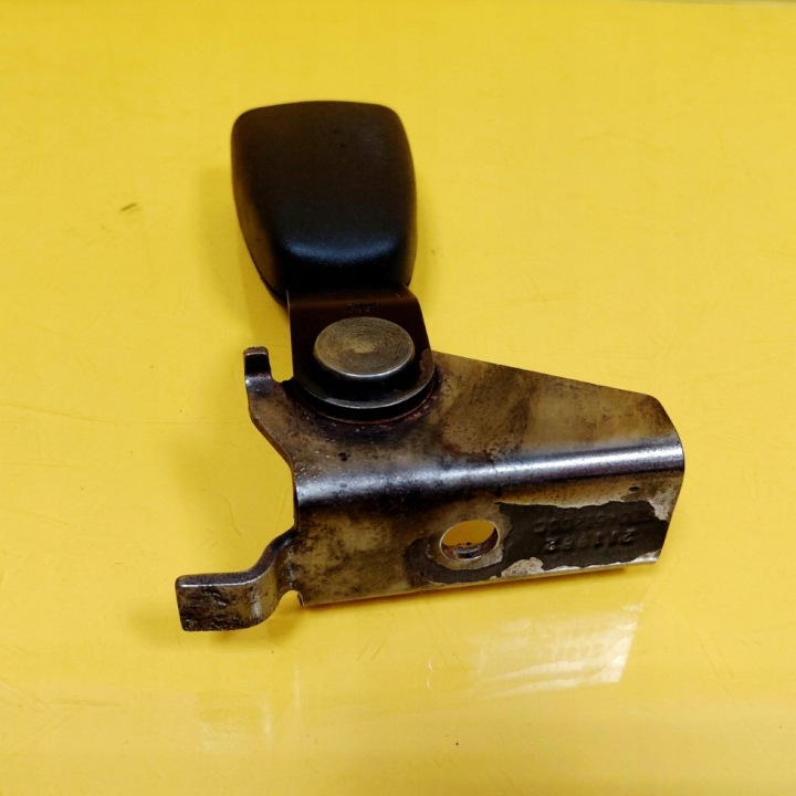 AGRAFE COURROIE SÉCURITÉ DROIT ARRIÈRE VOLVO C70 8600635 NR750