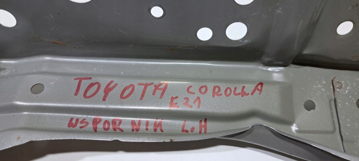 TOYOTA COROLLA E21 SUPPORT COURROIE GAUCHE AVANT 53203-02900