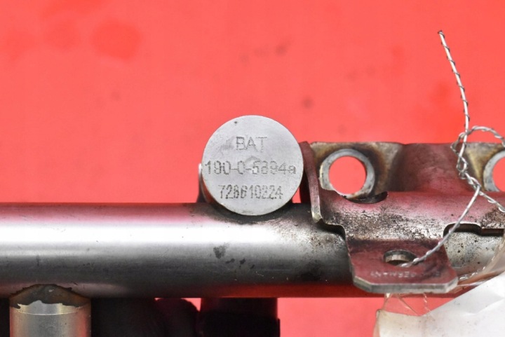 MOULURE INJECTION INJECTEURS 7568050 MINI COOPER R56 1.6 THP 175 KM 06-10