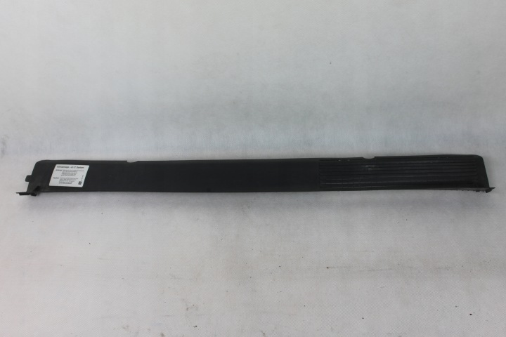 DOUBLURE DE PASSAGE DE ROUE PLASTIQUE AVANT OPEL ZAFIRA A 09175093