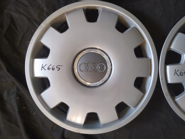 ENJOLIVEURS COUVERCLES AUDI ORIGINE 16 NR 4B0601147D