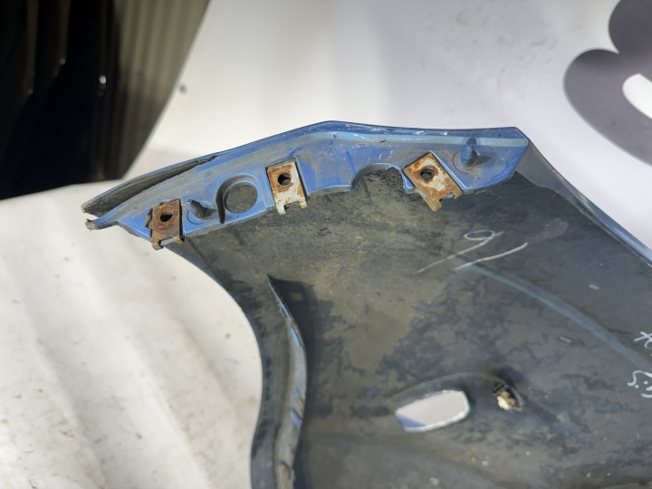 FORD FIESTA MK7 PARE-CHOCS AVANT AVANT COULEUR 99 8A61-17B968-A 08-12R.