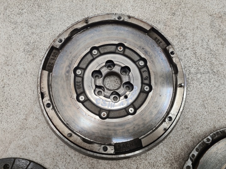 CITROEN C3 III 1.2 THP EMBRAYAGE DOUBLE VOLANT 9805958180